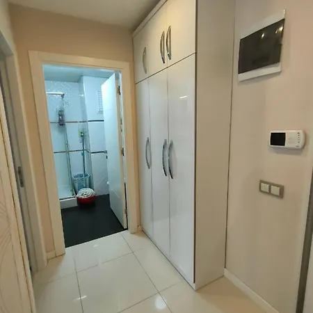 Konyaalti Liman Denize 400 Mt Havuzlu Apartmán