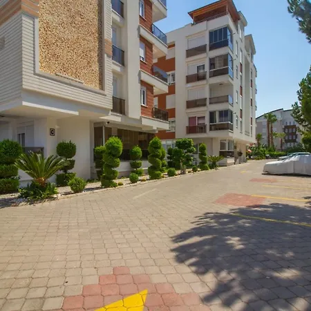 Apartmán Konyaalti Liman Denize 400 Mt Havuzlu Antalya